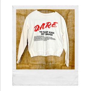 Vintage D.A.R.E. Size Medium white and red sweatshirt